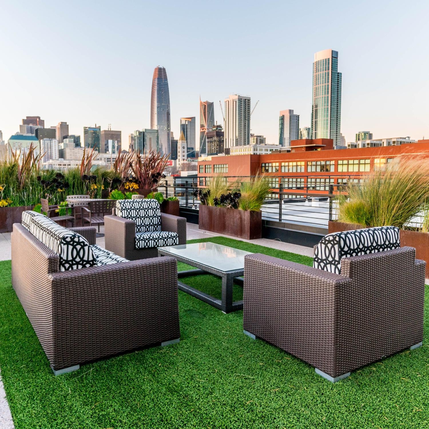 Studio Apartments in South Park CA- Luxurious Rooftop Spa Beside Rooftop Lounge Area